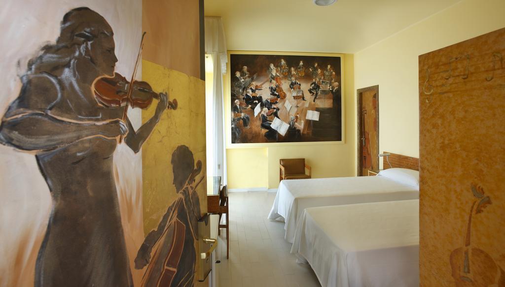 Hotel Alexander Museum Palace เปซาโร ห้อง รูปภาพ