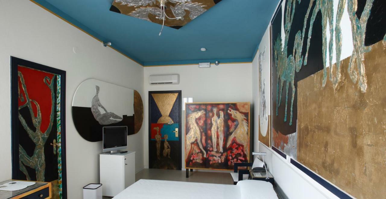 Hotel Alexander Museum Palace เปซาโร ภายนอก รูปภาพ
